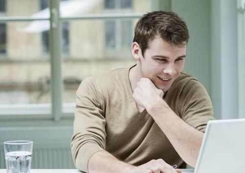 信号|寿命短的男人，走路有六个信号，若你六个都没有，恭喜很健康