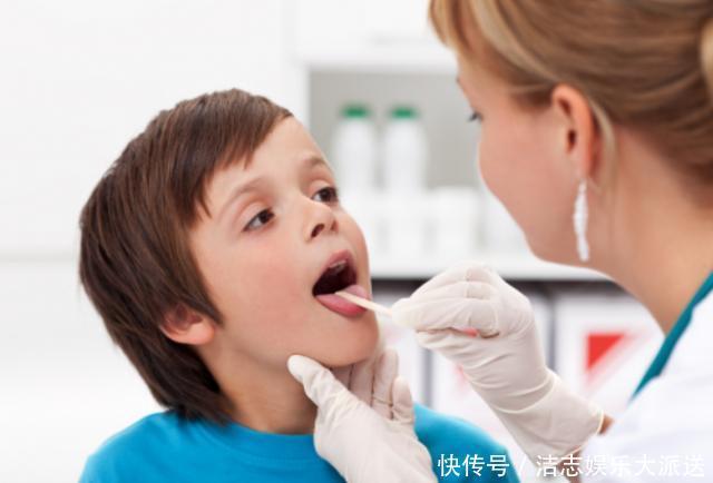 孩子被鱼刺卡喉怎么办吞饭、喂醋纯属害娃,正确做法就两步