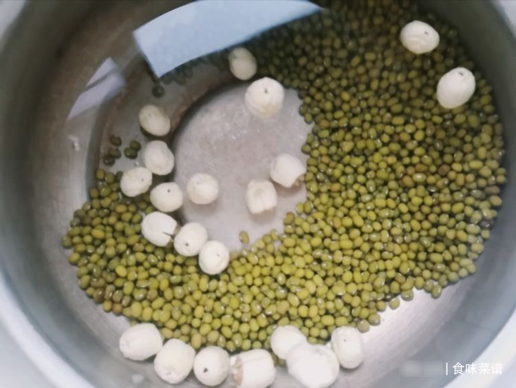 消暑|绿豆熬汤配什么最好？教你6种不一样的做法，营养丰富，消暑解渴