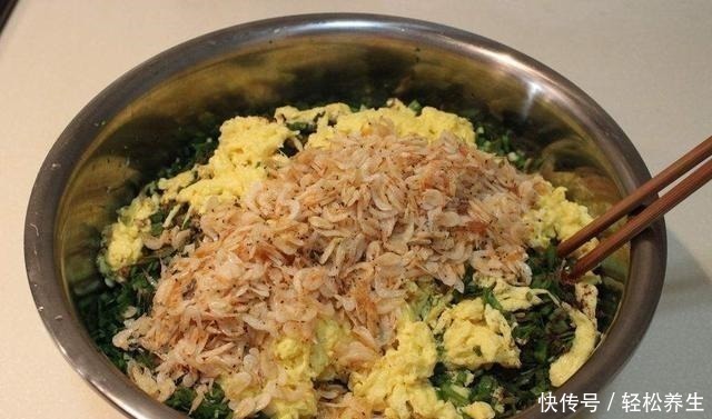 韭菜鸡蛋饺子这样做才好吃，多加这一步比肉都香，天天吃都不够