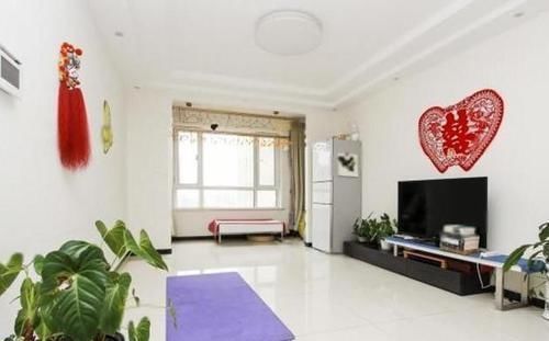 卫生间|晒晒我的婚房,客厅连沙发都没有,直接坐地上,还有更寒酸的吗?