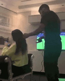 |搞笑GIF:哥们,你这坐骑厉害了,出门回头率很高