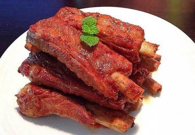  东北|南方人第一次去东北菜馆，2个人点了4道菜，上菜后都看傻了