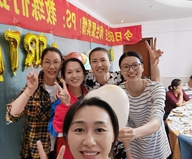 长裙|女排功勋周苏红穿长裙现身！官至副厅很低调，41岁身材高挑颜值高