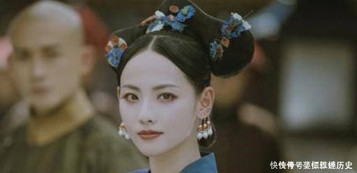 为什么清朝满族女子耳朵上有三个耳环,而汉族只有一对呢