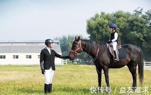 小棉袄|“最卑微的爸爸”火了,和女儿顶嘴反被威胁,网友:小棉袄漏风了