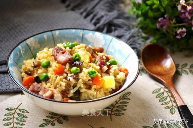 电饭煲焖饭必须有姓名！饭菜一锅出，做法又简单，太香了