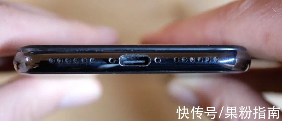 接口|世界首台 USB-C iPhone 诞生，拍卖已超过 10 万美元