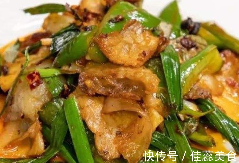 蒜苗|五花肉新做法,3分钟学会,肥而不腻吃一次就上瘾,比红烧肉还香