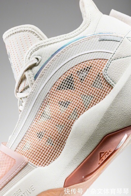 阿迪 东方力量闪耀全明星!老詹换了三双鞋,阿迪太惨,UA是最大赢家?