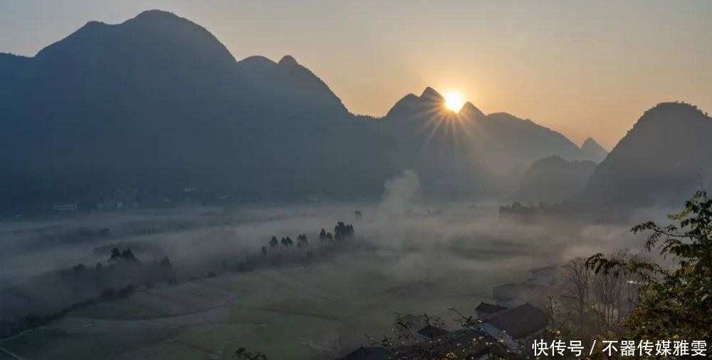 万峰林景区现平流雾奇观，仿若仙境！