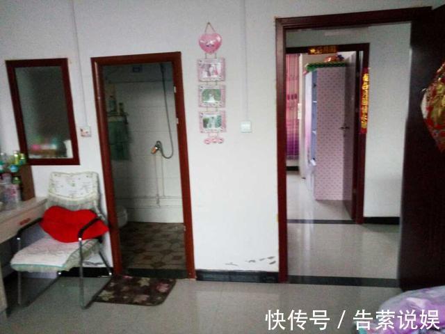 壁画|晒晒农村婆家的婚房,厨房超霸气,院里壁画大得吓人,你见过吗