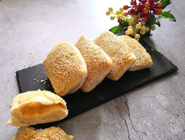 街上一元一个的烧饼，利润到底大吗？老板说出答案，可算是知道了