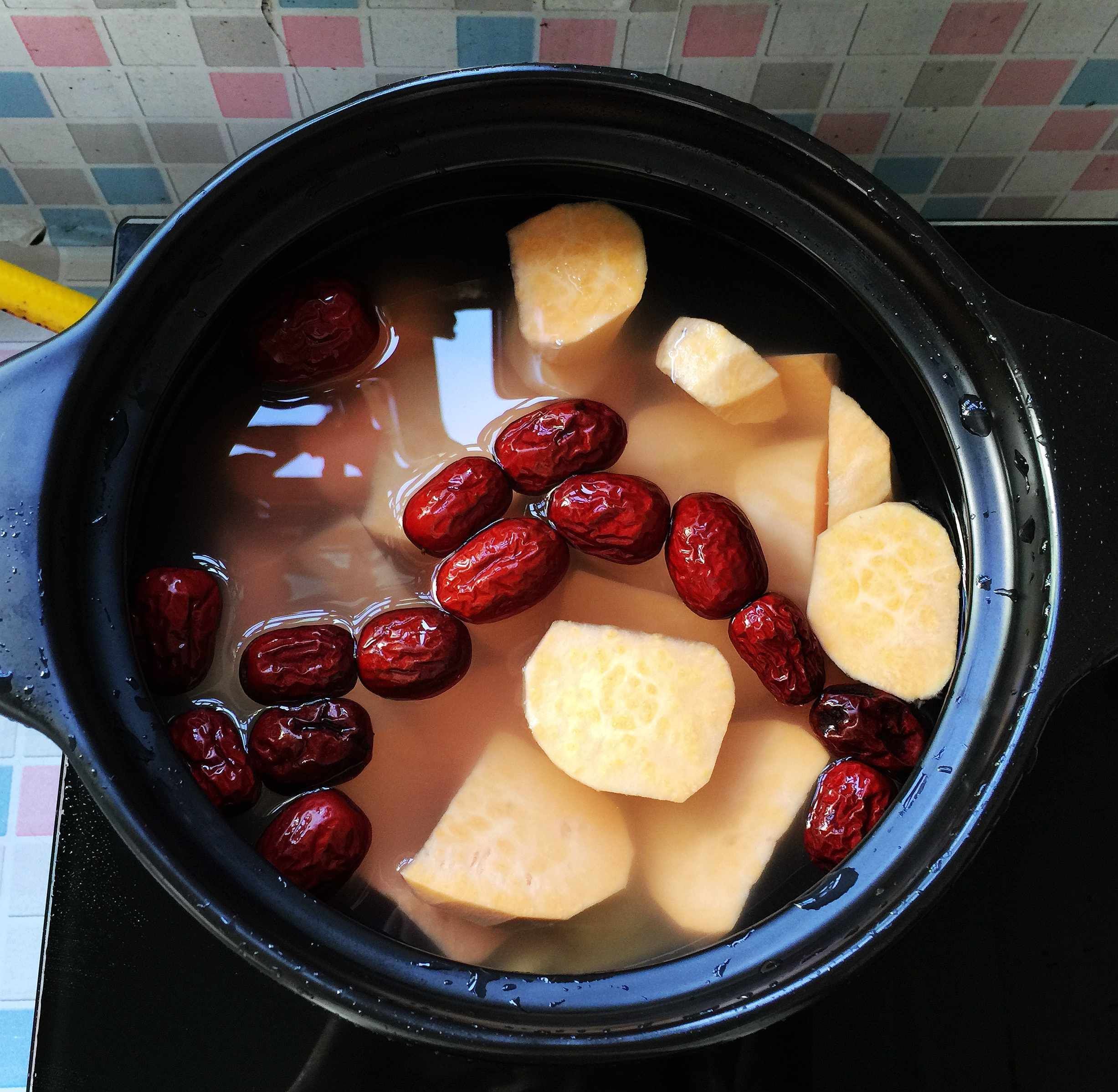 冬天,5样食材煮一锅,坚持每周吃3回,气色红润,手脚不冰凉了