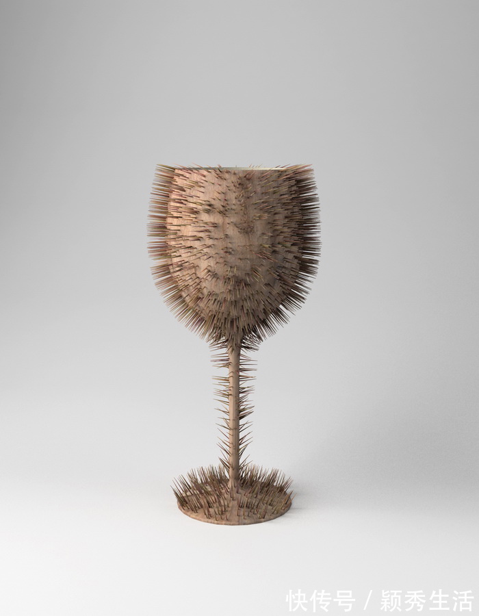 rin这位设计师做出了真正的“无用设计”，网友：每一个设计都要被骂