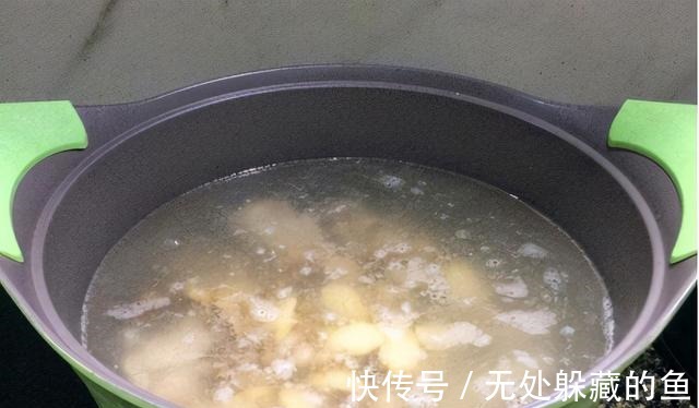 清香味|一碗可以喝了暖到脚的骨头汤,温补还营养,学会做给家人喝!