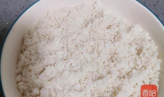 一次就能成功的蒸米糕，好吃到转圈圈，家中有锅的都能做