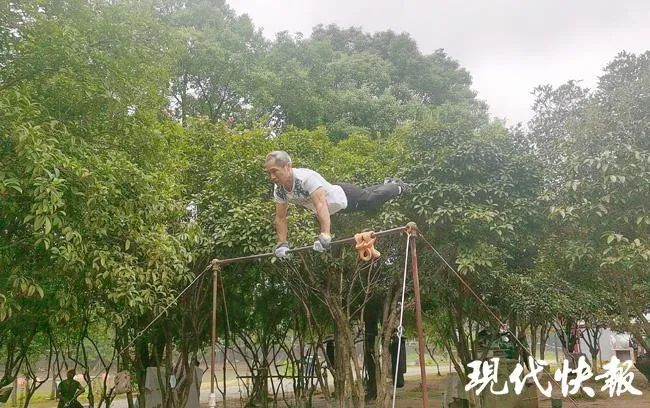 杨千里|大爷才是公园里的“高级玩家”