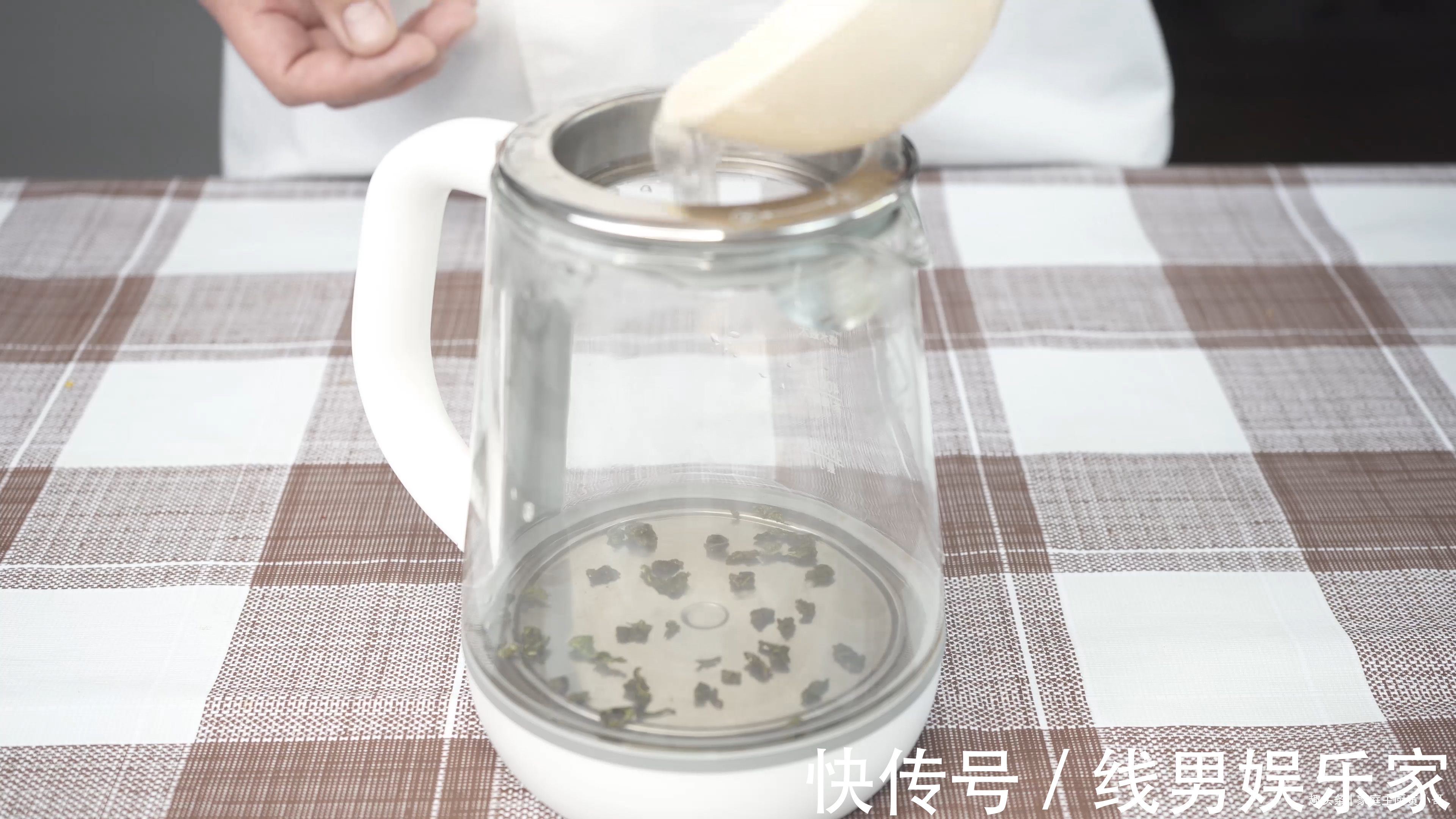 奶奶|93岁奶奶喝了一辈子的萝卜茶，做法过程全部教你，很简单也营养