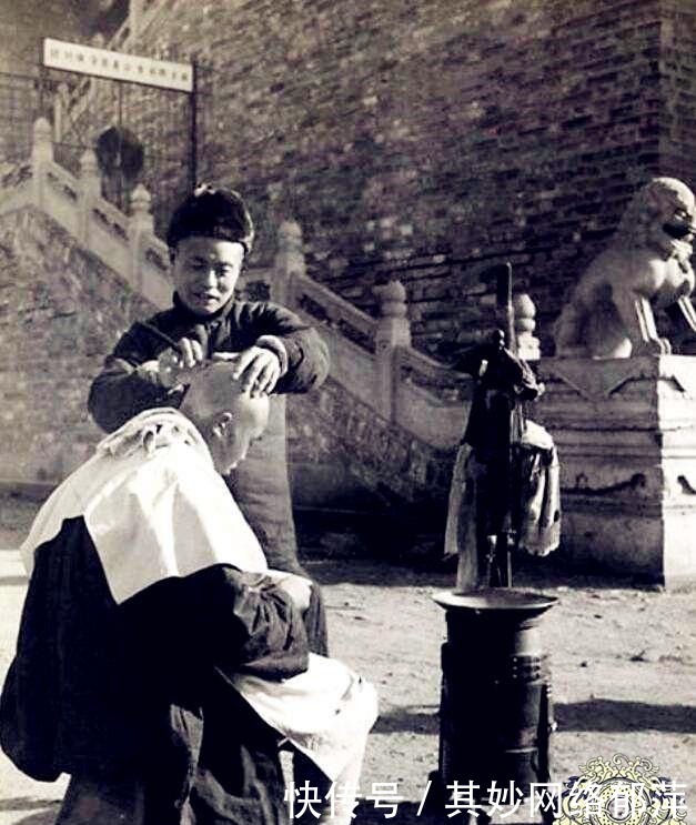 发廊|“发廊”的变迁老照片：图一是清朝理发店，图九是三个美女理发师