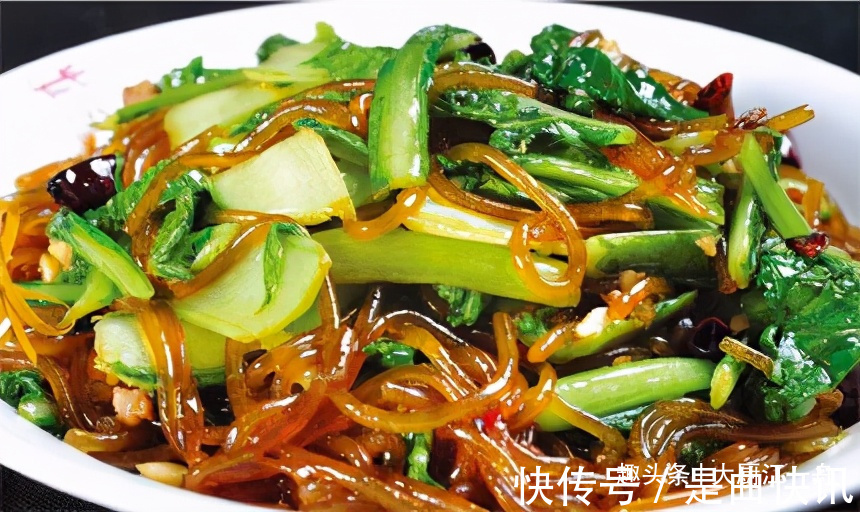 白菜炒粉条|白菜炒粉条，先炒白菜就错了，教你饭店做法，不坨不粘真下饭