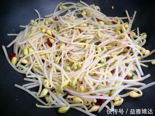 韭菜豆芽炒鸡蛋|便秘最怕这菜,一周吃2次,排出宿便,告别大肚腩,瘦出小蛮腰