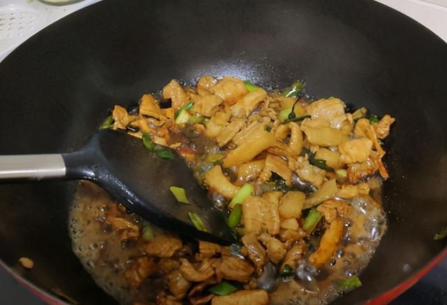 猪肉片|面条别只会煮了，用此方法做，面条劲道香软，我家一周要吃5次