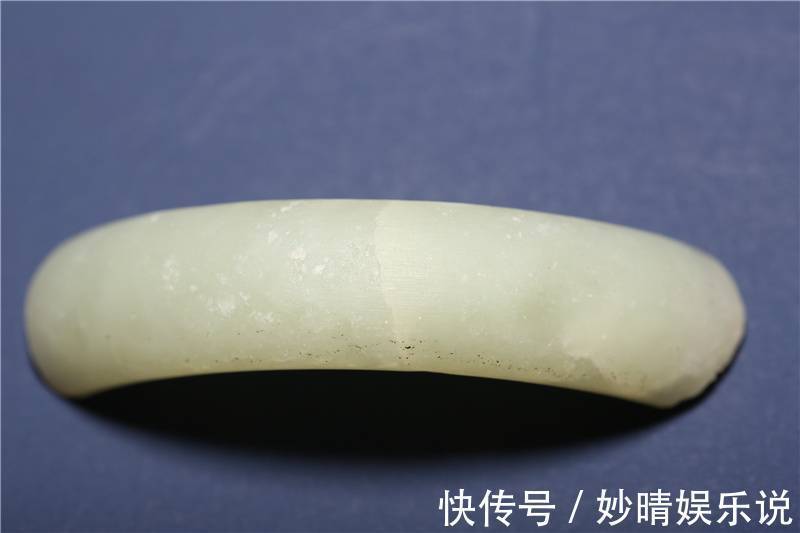 和田玉 最强硬通货!手镯是这么定价的!看完再也不怕买吃亏!
