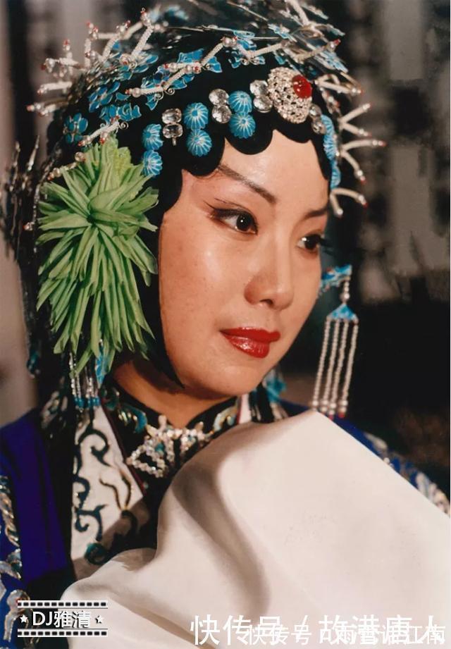 谢瑶环&李维康各时期老照片,从小美到老,图7有高玉倩,最后一张全家福