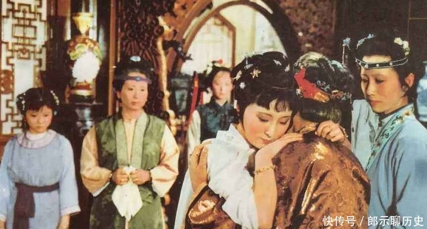 薛宝钗家中的藏书,从正统到杂书,无所不有,或许孩子该有天性