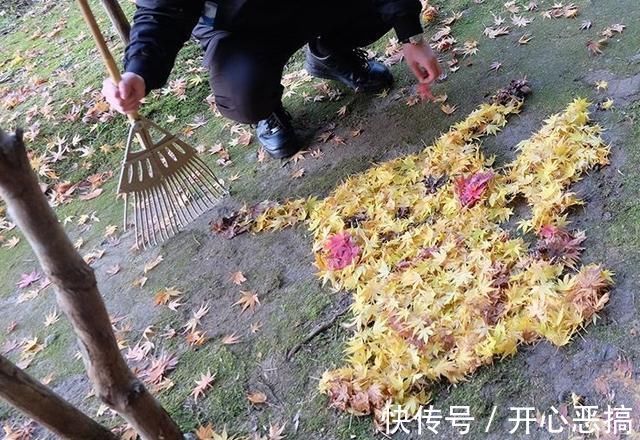 h日本的老师动漫细胞有点强:黑板上画动漫场景,落叶堆皮卡丘