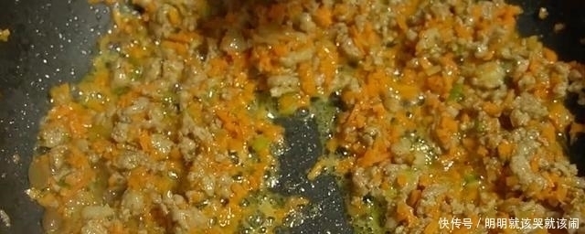 终于找到了!早餐最好吃的做法,不蒸不油炸,层层裹着馅料,真香