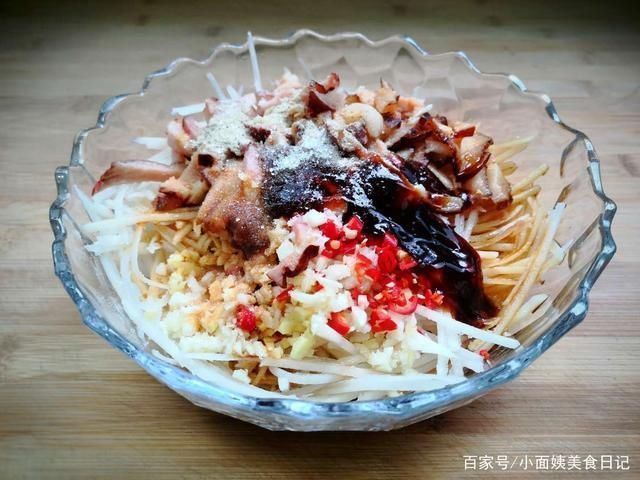 天热了,家人最馋此菜,蒸一蒸10分钟上桌,特鲜香,回回都不够吃