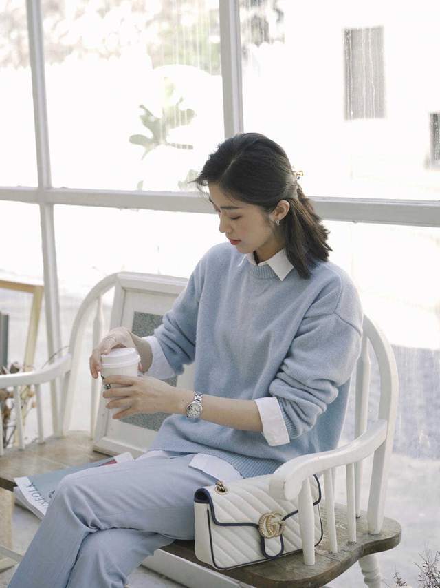 打开方式|秋天正确的打开方式,针织衫的温柔少不了,可以尝试这样搭超好看