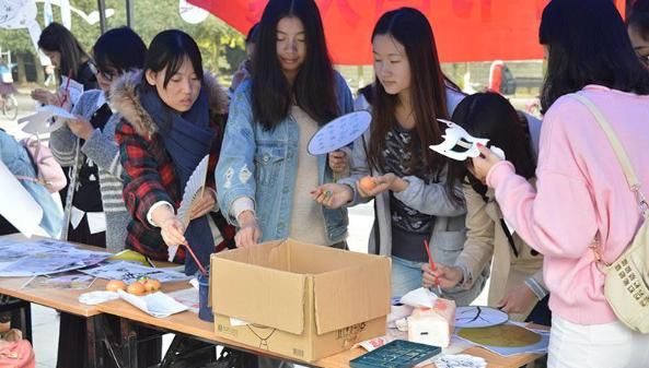 避开|大学期间尽量避开贵族社团，既浪费钱又耽误学习，选择需谨慎