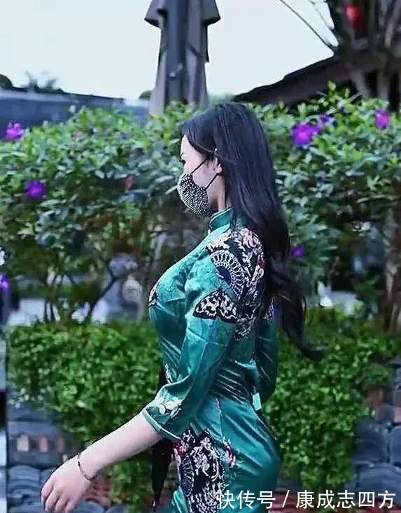 曼妙 绿色旗袍，开叉设计，凸显曼妙身姿，彰显御姐气质！