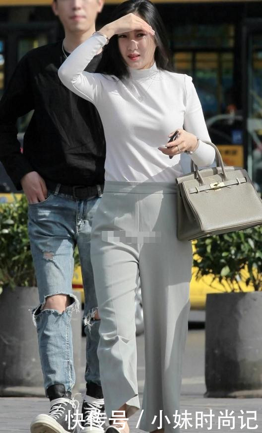 选择|街拍这种正式裤子,不适合女秘书穿,更加适合年轻人选择吧
