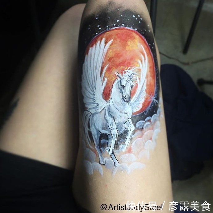 大腿#当她们掀开裙子,露出“惊艳”的大腿时,所有人都看呆了