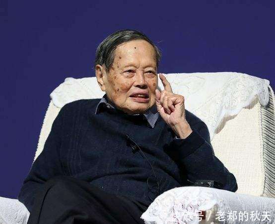 有人说杨振宁的学术成就大于霍金,实事求是的说你赞成吗