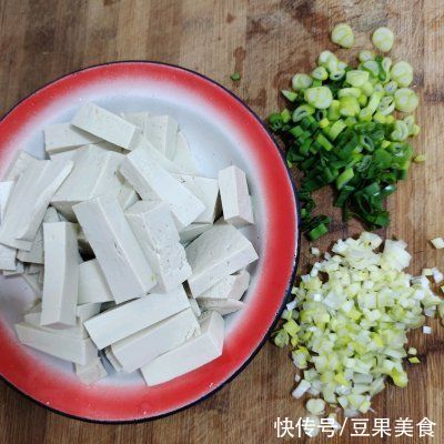 下饭神器腊鱼头豆腐汤，拌饭还能吃三碗