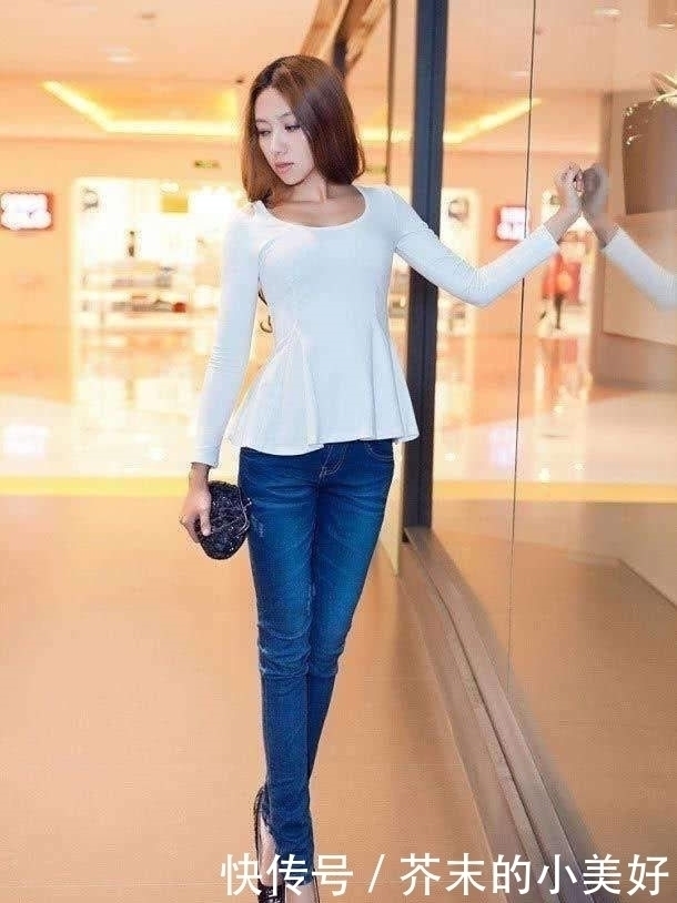 小姐姐|街拍:高挑回头率高的美女,搭配有致衬托的魅力更加加分!