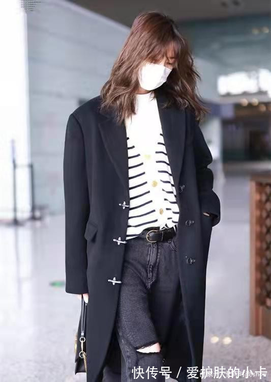 编辑搜图 刘雯街头随拍,走简约路线依旧大气有范,骨子里的超模气质学不来
