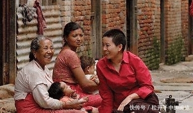 佛法|两位最美尼姑琼英卓玛和释正孝同,用歌声传递佛法,把爱洒满人间