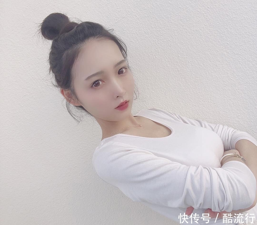 女性|街拍:美女烘托出女性的知性美,活泼有朝气!