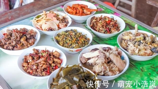 二伯|回湖南探亲，1个月胖了10斤，网友：全是硬菜，胖也值了