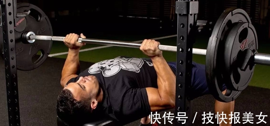 重量|做卧推时,找不到胸肌发力感觉?你可能是犯了这2个错误
