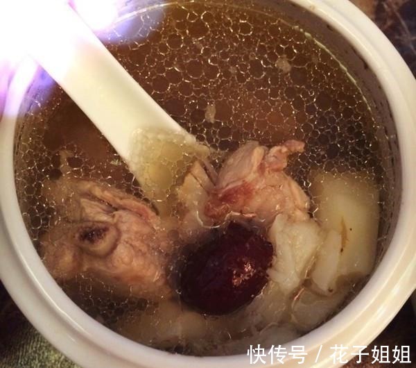 天气转凉，这汤多给家人煮一锅，汤鲜味美，暖胃驱寒，身体更强壮！