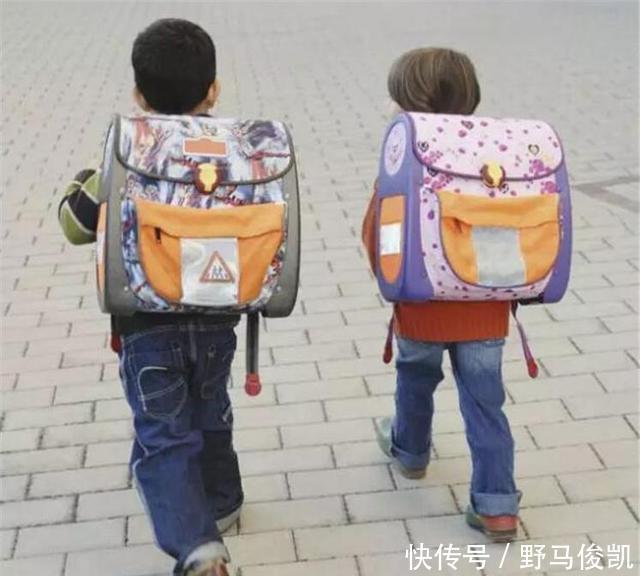 乔老师|“儿子的书包我拎不动”初一孩子书包重达20斤,网友的评论很中肯
