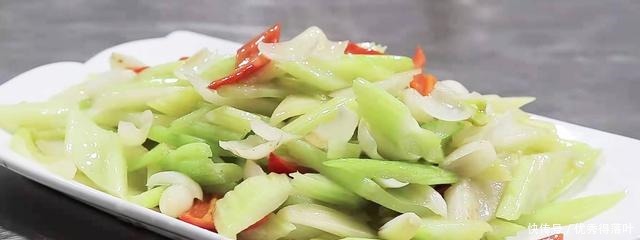 丝瓜|夏天多吃这10种食物,都是清肺化痰的佳品,再贵也要买给家人吃!