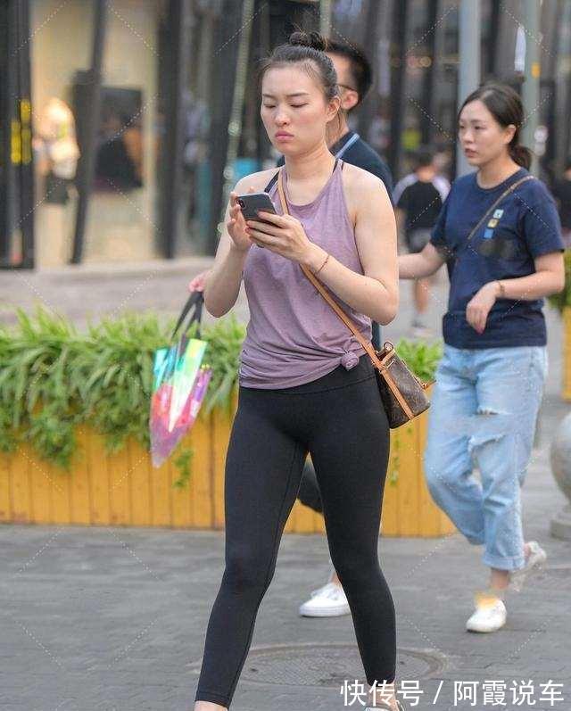 时尚 充满活力的打底裤穿出最美姿态,充满时尚浪漫的气息,时尚十足